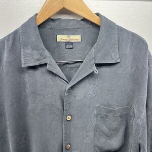 Tommy Bahama 100% Silk Hawaiian Mens L Short Sleeve Shirt Gray Floral Relax Fit